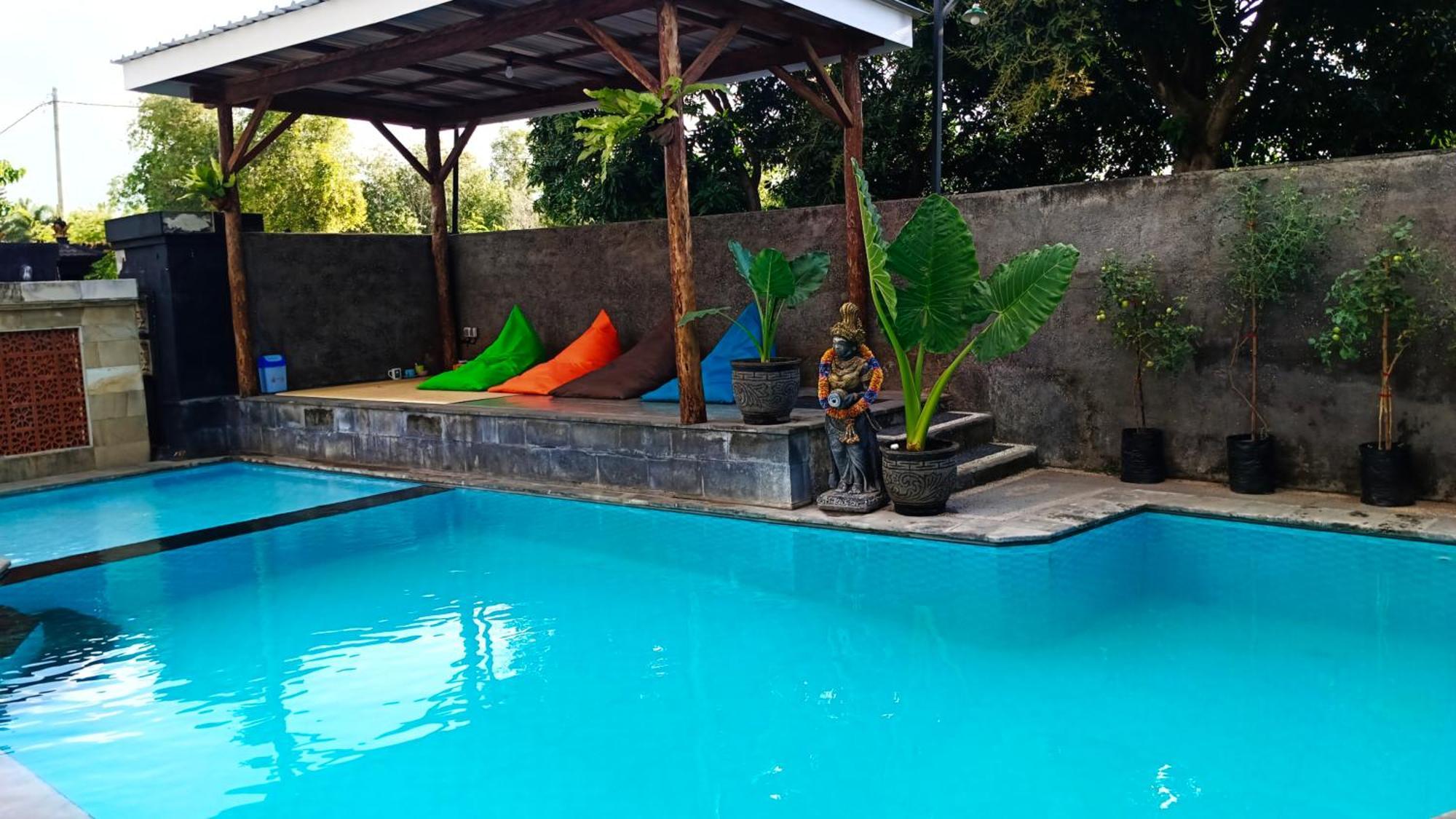 Menjangan View Bed and Breakfast Banyuwedang Exteriör bild