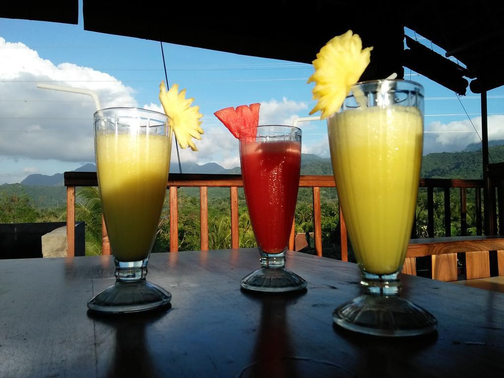 Menjangan View Bed and Breakfast Banyuwedang Exteriör bild